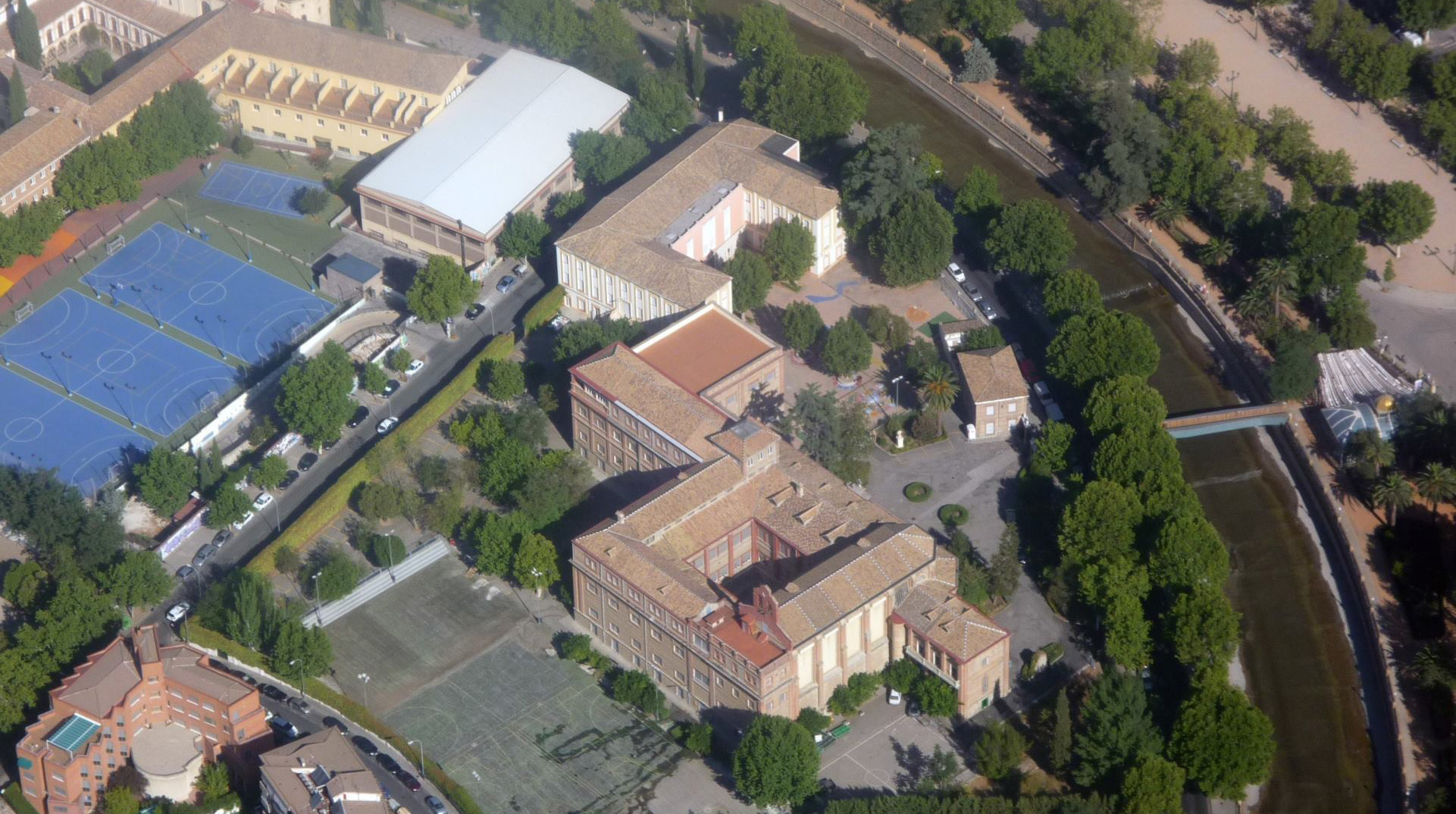 Colegio vista arriba